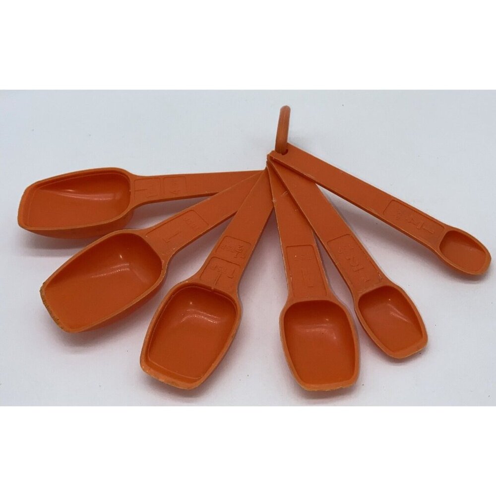 Tupperware Orange Measuring Spoons Set of 6 With Ring 1/4 Tsp-1 Tbsp Vintage